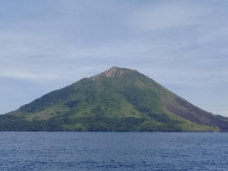 Exploring Banda Api Volcano - Banda - Indonesia - booked ai