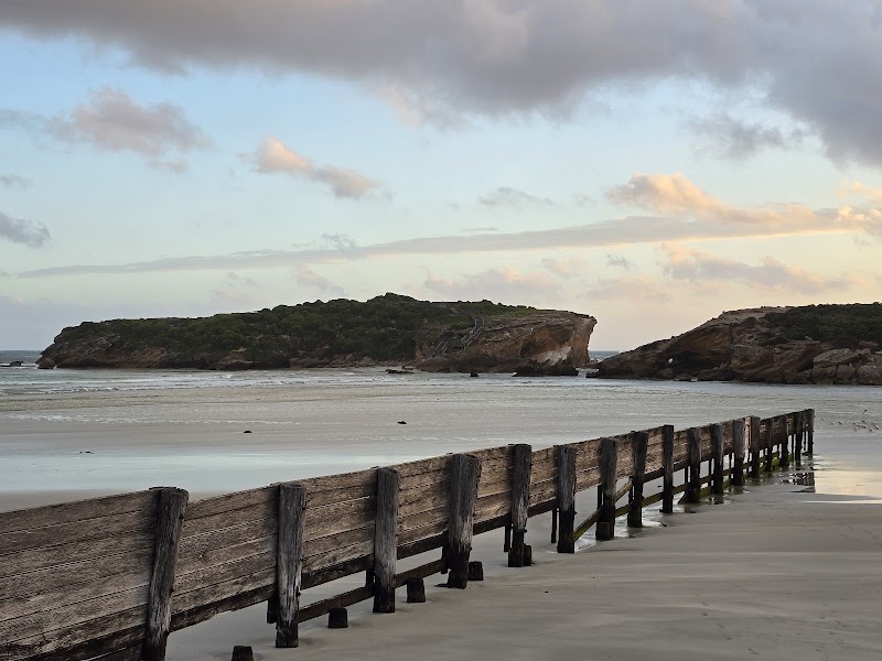 Stingray Bay - Warrnambool - Australia - booked ai
