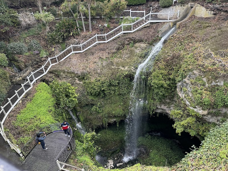 Cave Garden - Mount Gambier - Australia - booked ai