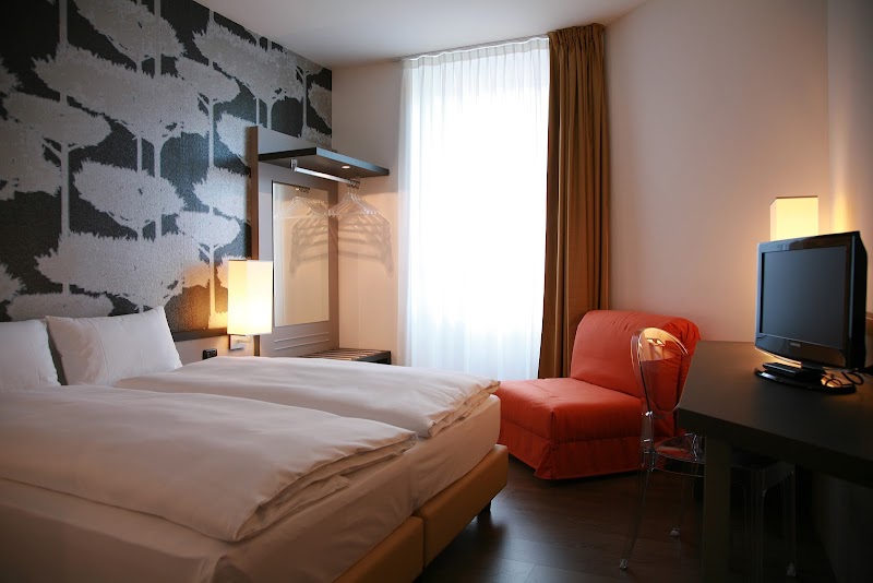 Hotel Internazionale - Bellinzona - Switzerland - booked ai
