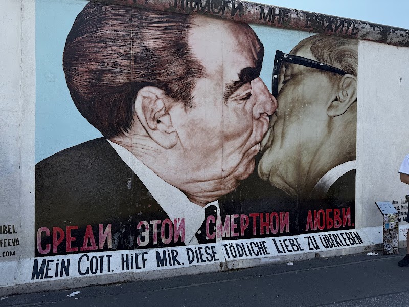 Explore the Berlin Wall Memorial and East Side Gallery - Berlin - Germany - booked ai
