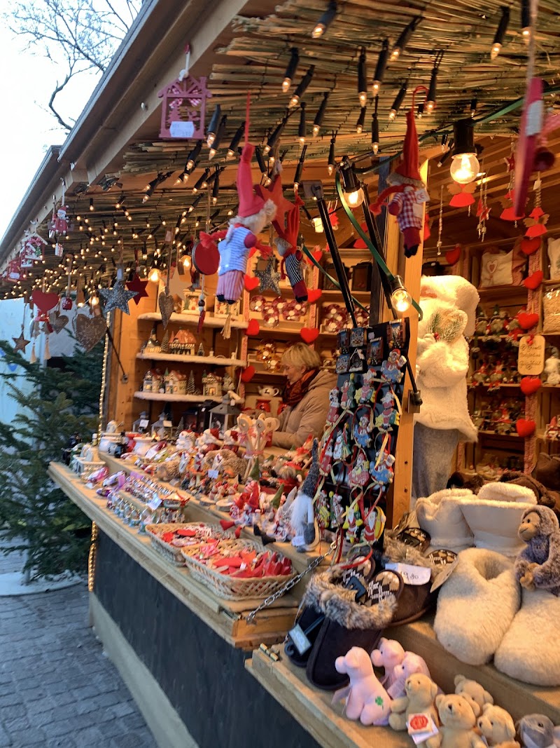 Visit the Bolzano Christmas Market (Mercatino di Natale) - Merano - Italy - booked ai