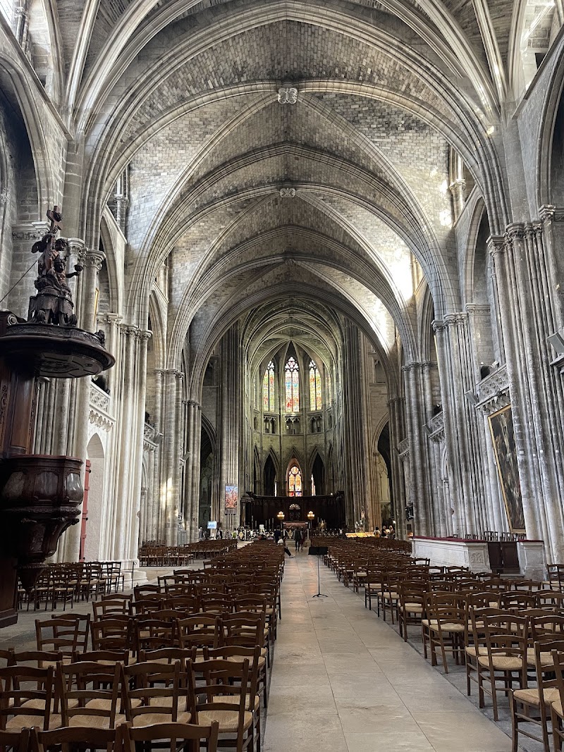 Saint-André Cathedral and Tour Pey-Berland - Bordeaux - France - booked ai
