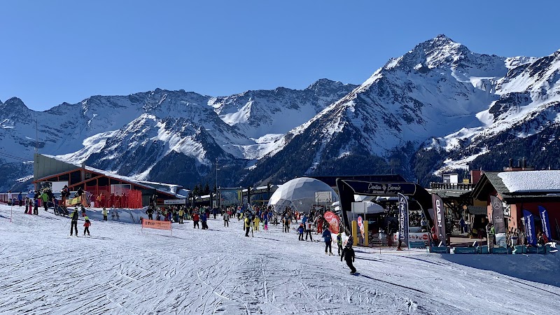 Skiing and Snowboarding in the Bormio Ski Area - Valdisotto - Italy - booked ai