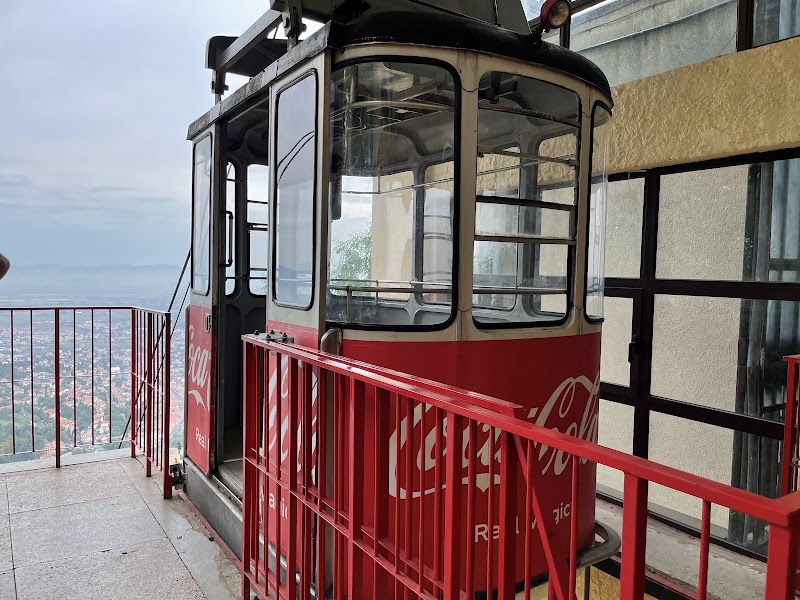 Take the Tampa Mountain Cable Car - Brașov - Romania - booked ai
