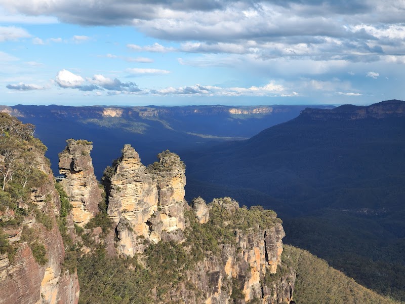 Three Sisters: A Timeless Culinary Classic - Katoomba - Australia - booked ai