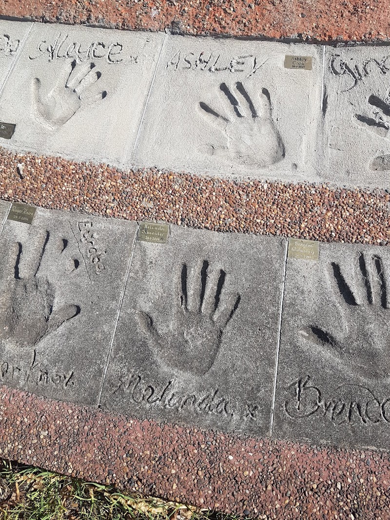 Hands of Fame Park - Tamworth - Australia - booked ai