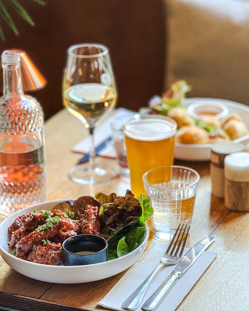 The Pig & Tinder Box - Tamworth - Australia - booked ai