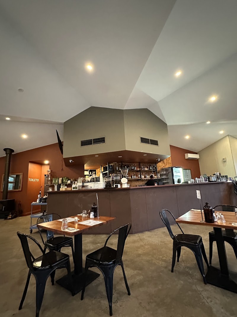 Flame Brothers Cafe Restaurant Bar - Halls Gap - Australia - booked ai