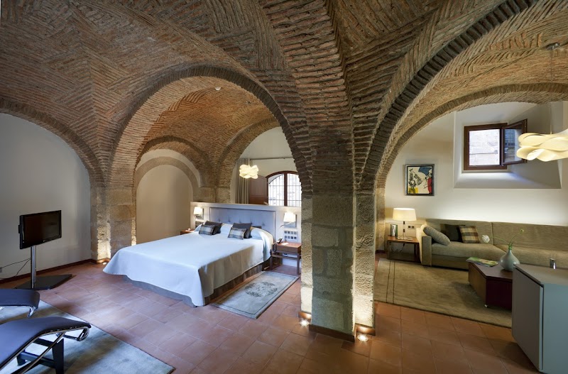 Parador de Cáceres - Cáceres - Spain - booked ai