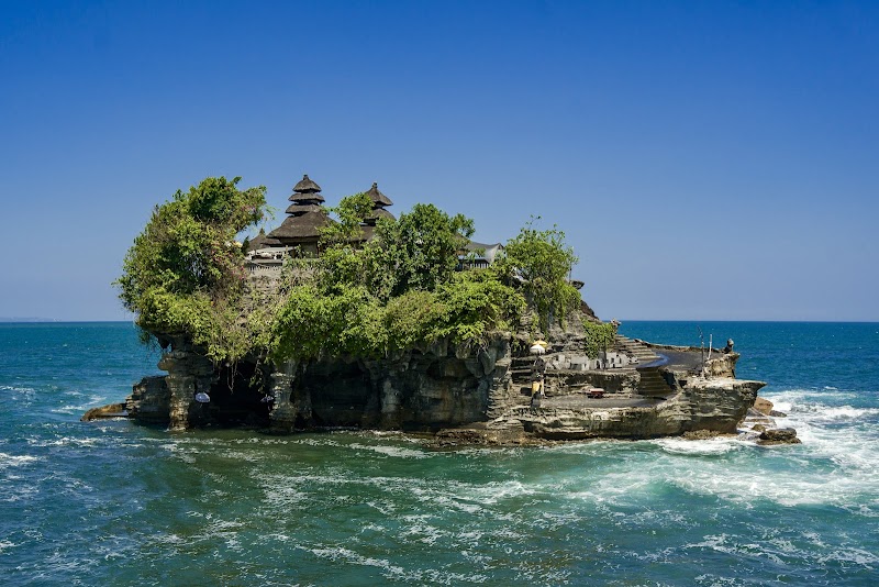 Visiting Tanah Lot Temple at sunset - Tabanan - Indonesia - booked ai