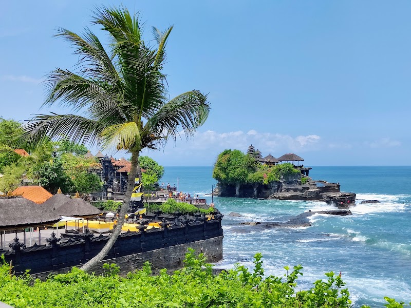 Visiting Tanah Lot Temple at sunset - Tabanan - Indonesia - booked ai