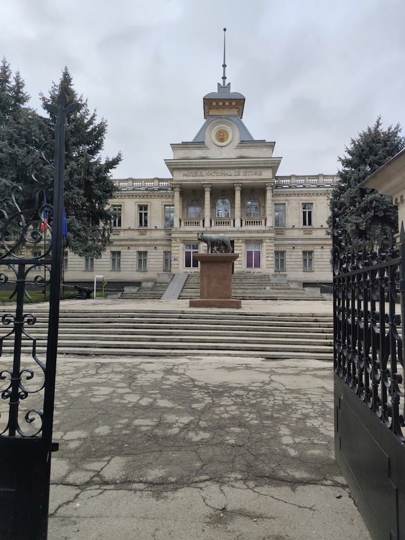 Tour the National Museum of History of Moldova - Chișinău - Moldova - booked ai