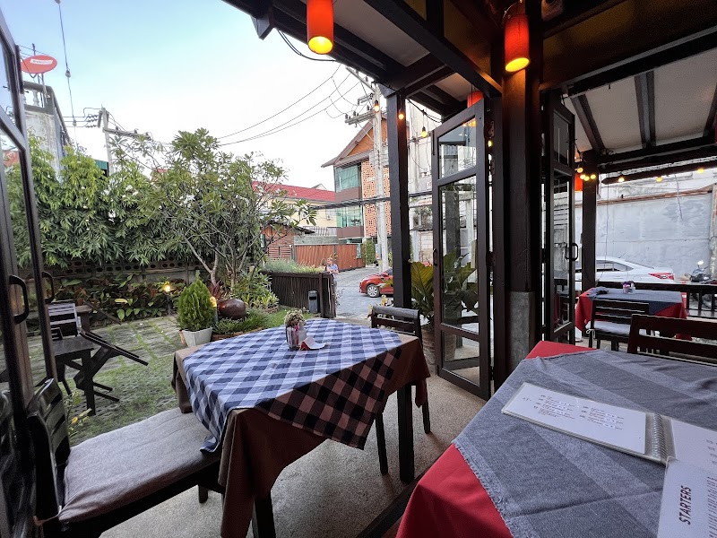 Dash! Restaurant and Bar - Chiang Mai - Thailand - booked ai