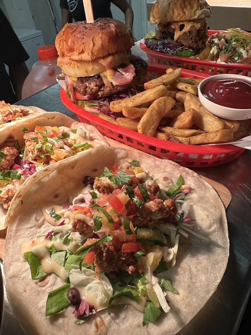 Three Pigs - Port Vila - Vanuatu - booked ai