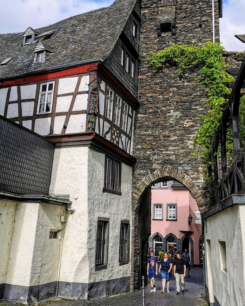 Explore the Historic Old Town (Altstadt) - Cochem - Germany - booked ai