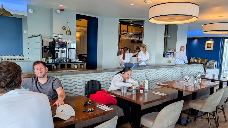The Quays Bar and Restaurant - Cobh - Ireland - booked ai
