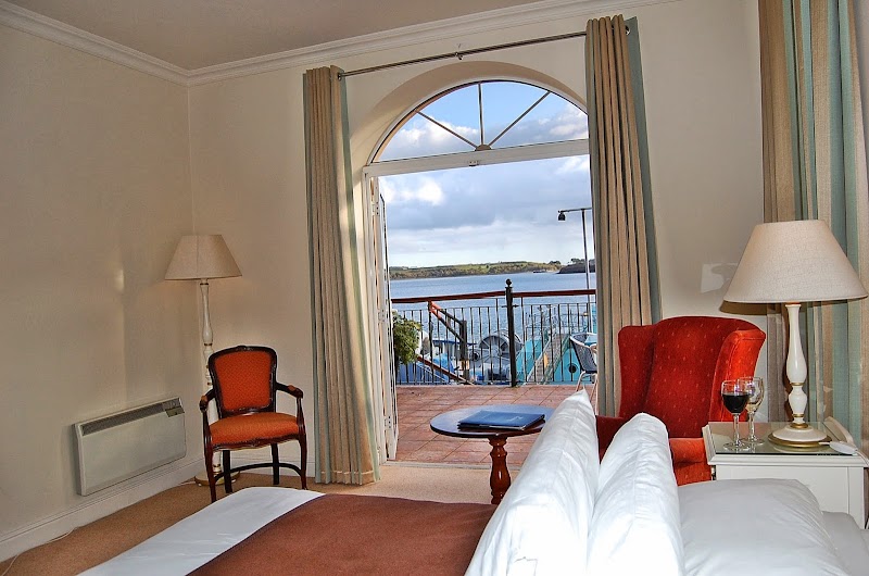 WatersEdge Hotel - Cobh - Ireland - booked ai