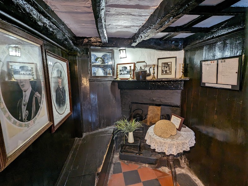 Visit the Smallest House in Great Britain - Conwy - United Kingdom - booked ai