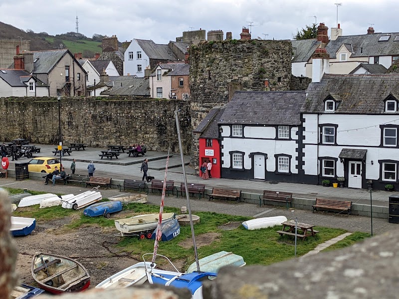 Visit the Smallest House in Great Britain - Conwy - United Kingdom - booked ai