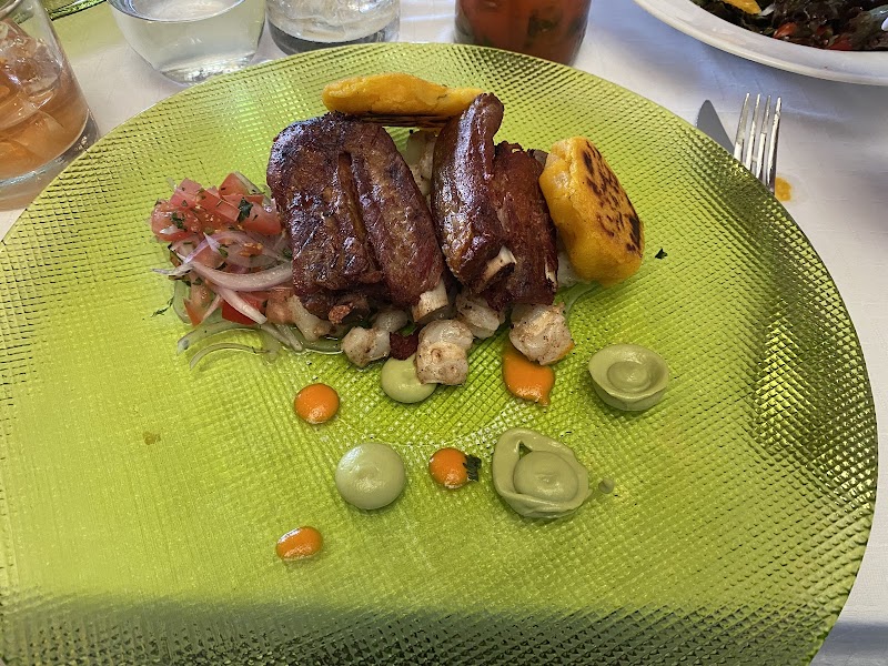 El Mercado - Cuenca - Ecuador - booked ai