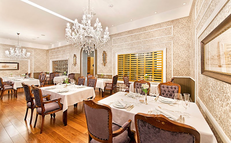 Durski - Curitiba - Brazil - booked ai