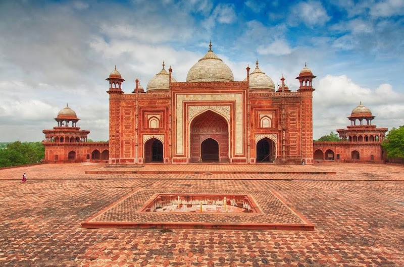 Explore Humayun's Tomb - New Delhi - India - booked ai