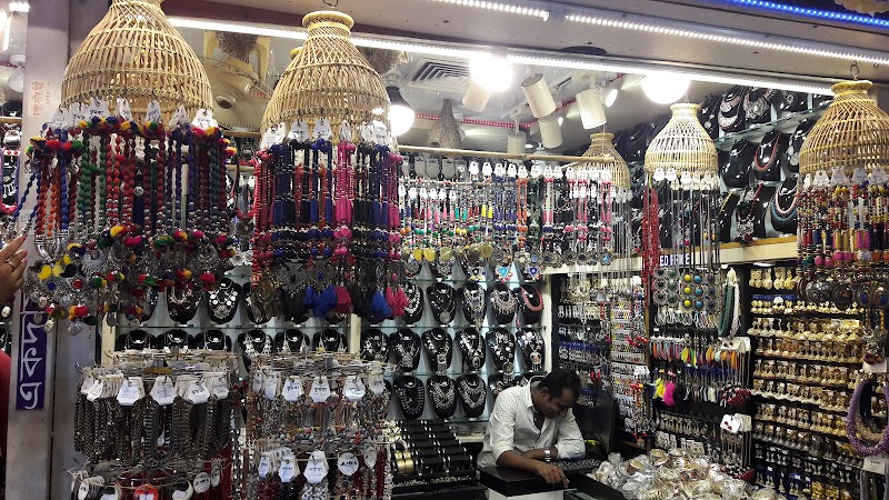 Shop and eat at New Market - Dhaka - Bangladesh - booked ai