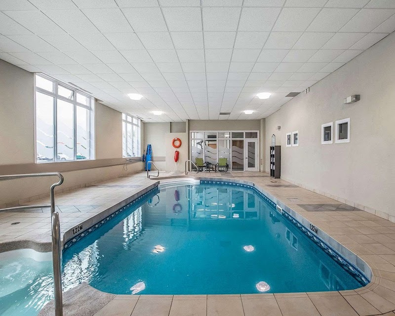 Quality Suites Drummondville - Drummondville - Canada - booked ai