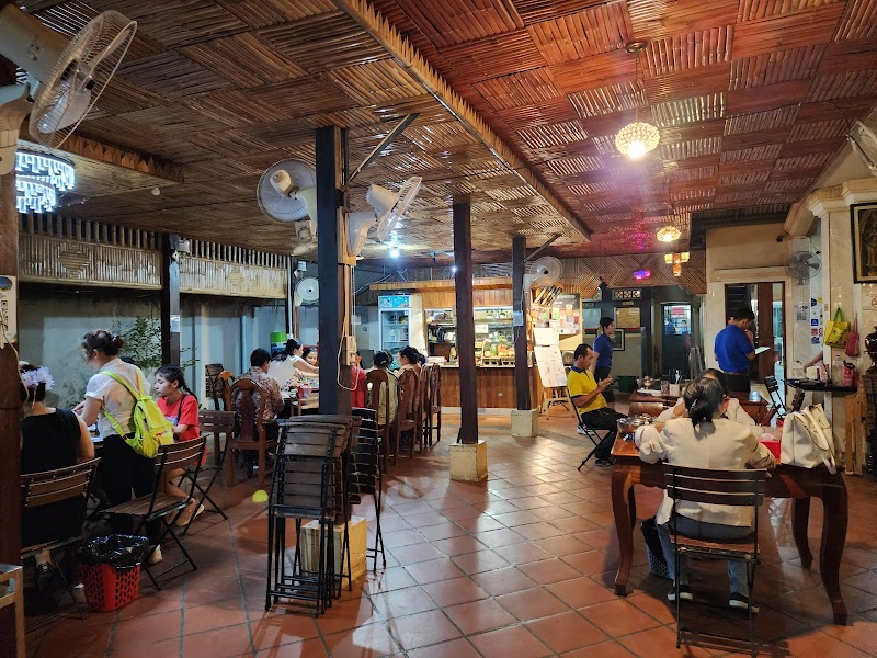 Malop Svay Restaurant Mlop Svay - Krong Pursat - Cambodia - booked ai