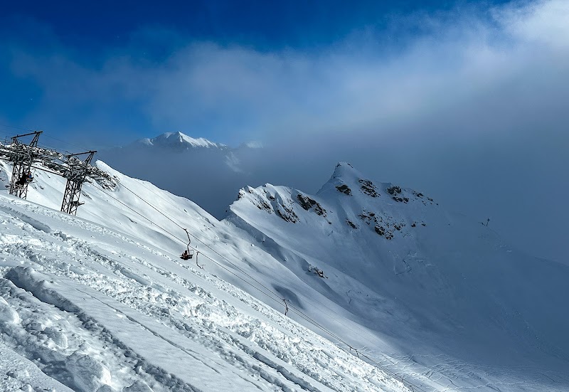 Skiing and Snowboarding at Sportbahnen Elm - Glarus Süd - Switzerland - booked ai