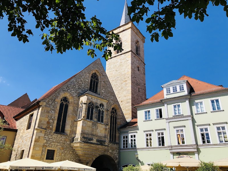 Walk across the Krämerbrücke (Merchants' Bridge) - Erfurt - Germany - booked ai