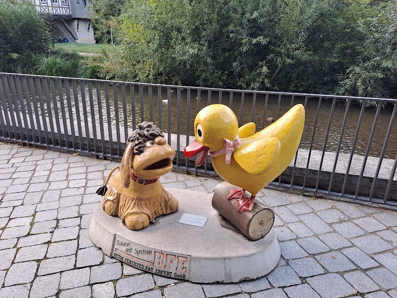 Walk across the Krämerbrücke (Merchants' Bridge) - Erfurt - Germany - booked ai