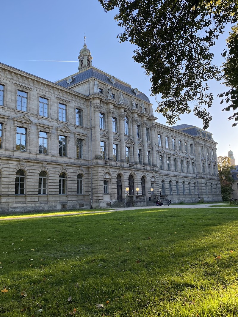 Schlossgarten Erlangen - Erlangen - Germany - booked ai
