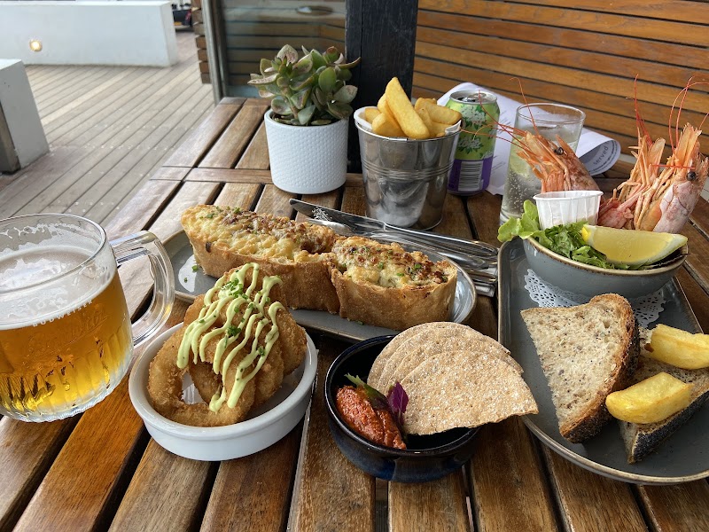 Relax at Gyllyngvase Beach - Falmouth - United Kingdom - booked ai