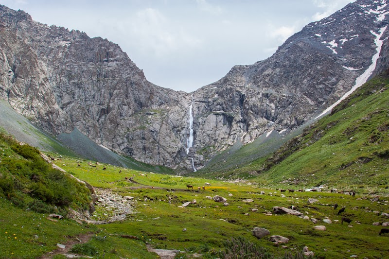 Shar Waterfall - Bash-Kaiyndy - Kyrgyzstan - booked ai