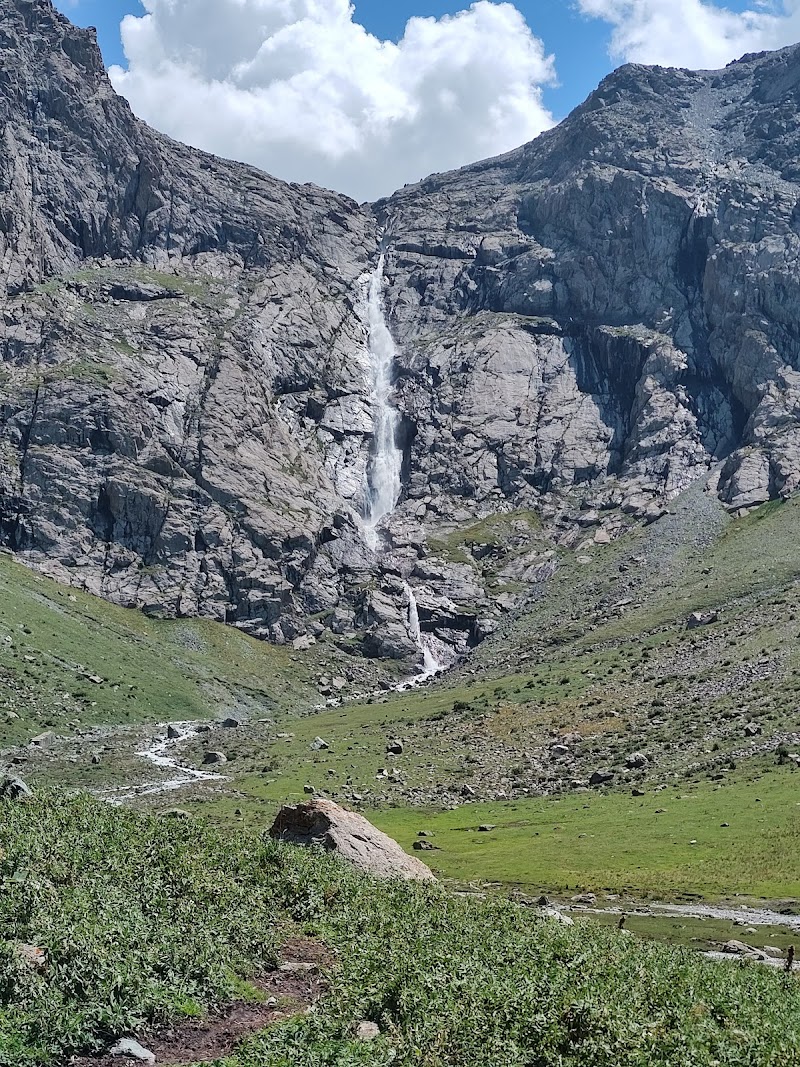 Shar Waterfall - Bash-Kaiyndy - Kyrgyzstan - booked ai