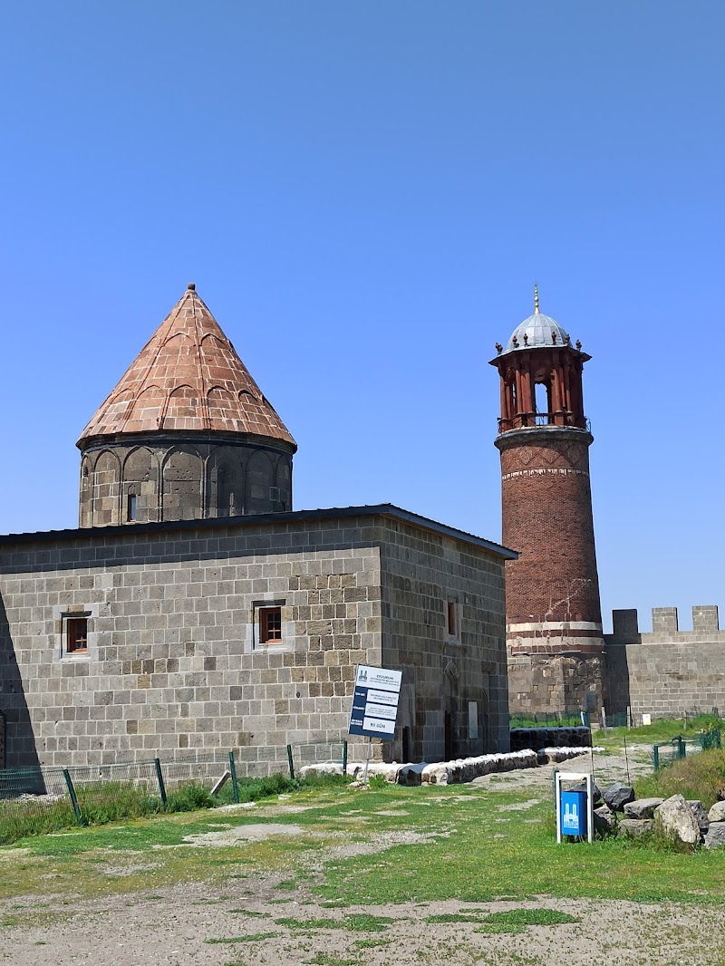 Exploring the Historic Erzurum Castle - Erzurum - Türkiye - booked ai