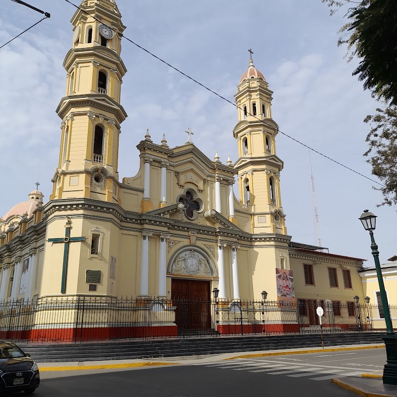 Exploring the Charm of Plaza Mayor de Piura - Piura - Peru - booked ai