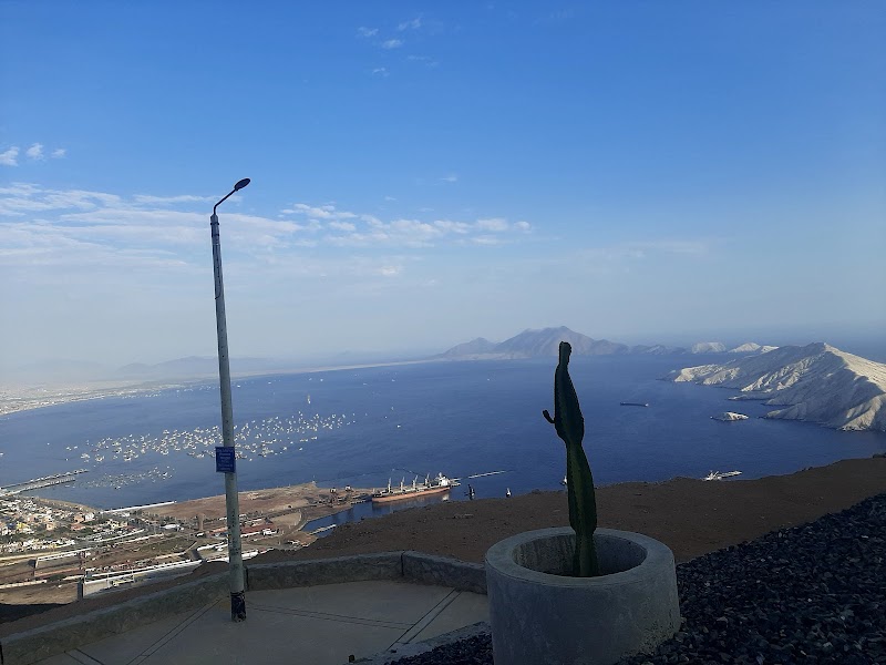 Estatua de San Pedro - Chimbote - Peru - booked ai