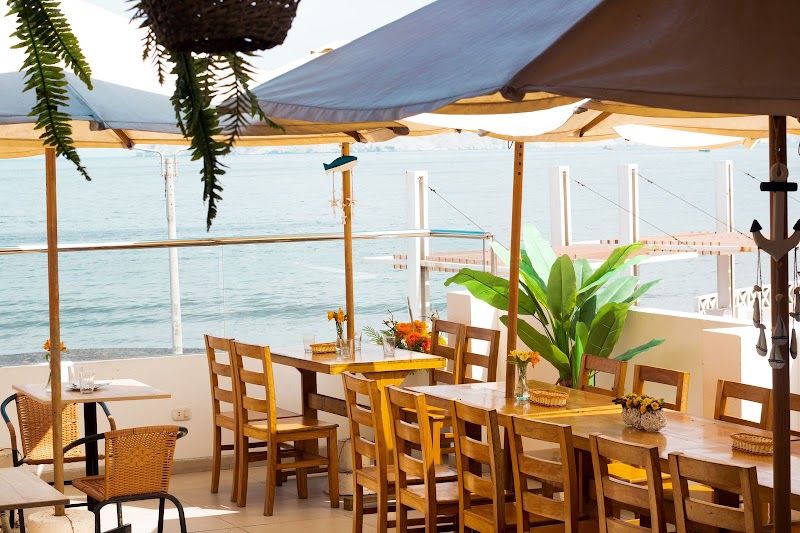 La Chinganita del Búnker: Un Refugio Gastronómico Único - Chimbote - Peru - booked ai