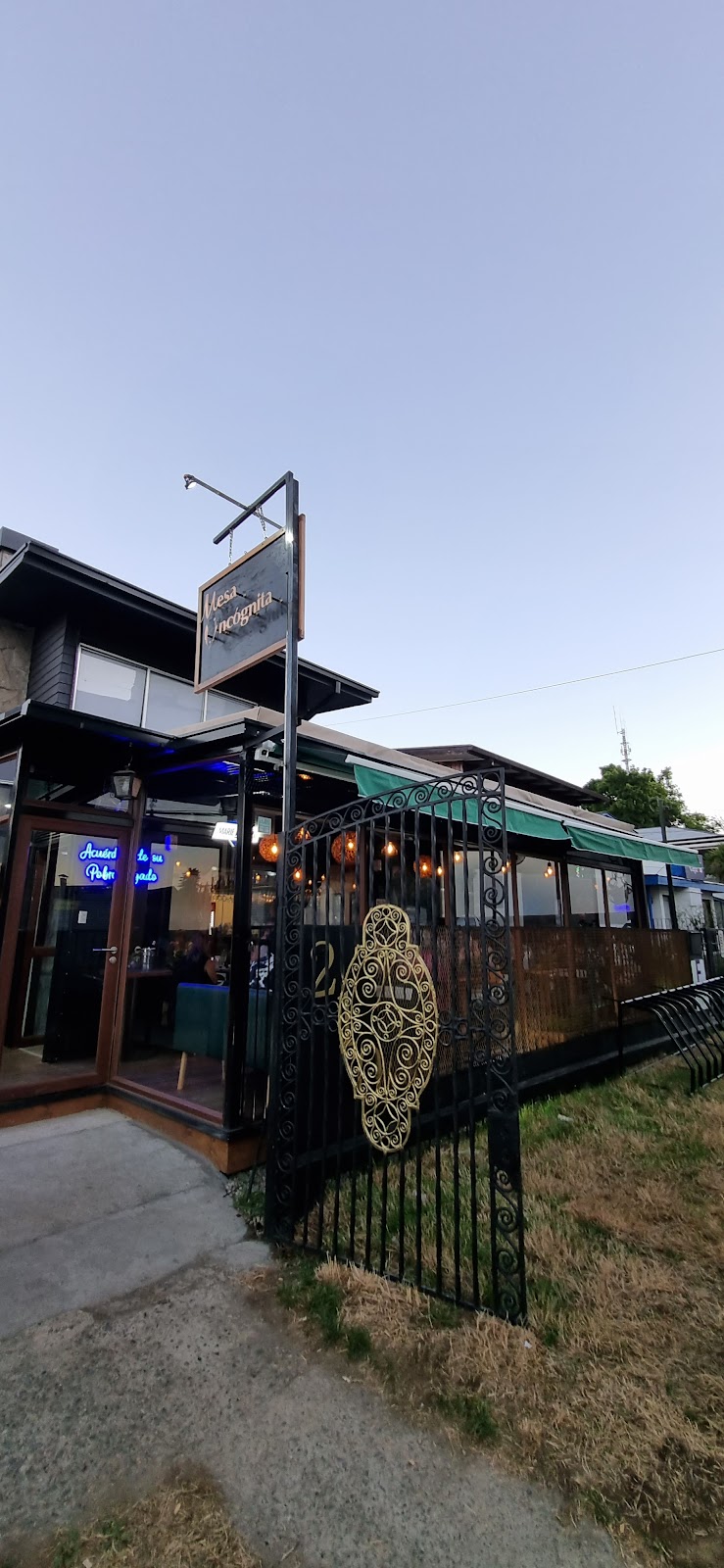 Mesa Incognita - Valdivia - Chile - booked ai