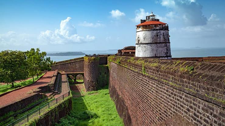 Explore Fort Aguada - Candolim - India - booked ai