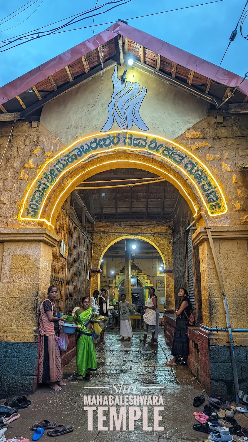 Visiting Mahabaleshwar Temple - Gokarna - India - booked ai