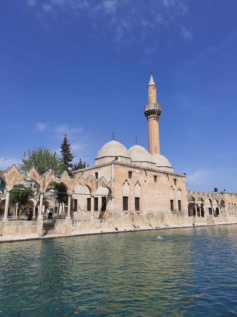 Ayn Zeliha Lake - Şanlıurfa - Türkiye - booked ai