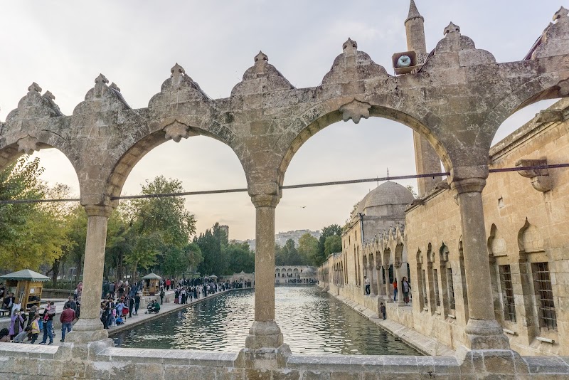 Ayn Zeliha Lake - Şanlıurfa - Türkiye - booked ai