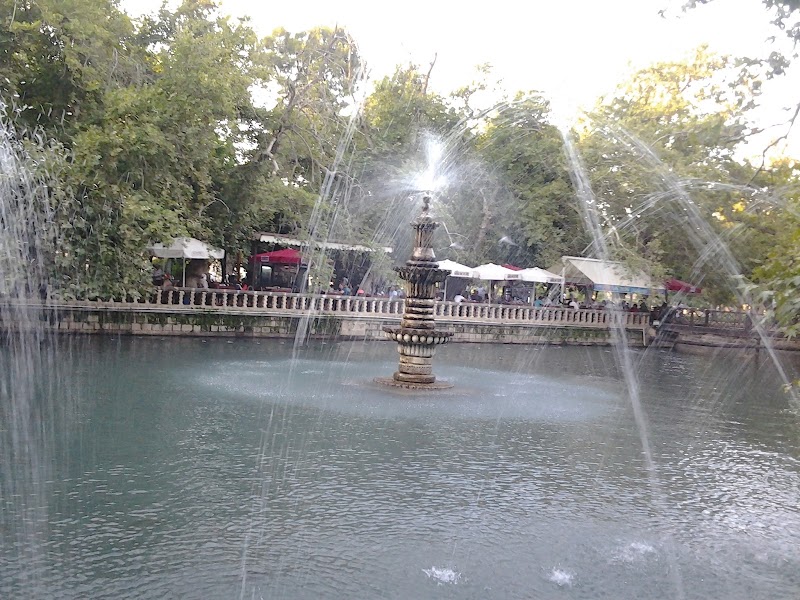 Ayn Zeliha Lake - Şanlıurfa - Türkiye - booked ai