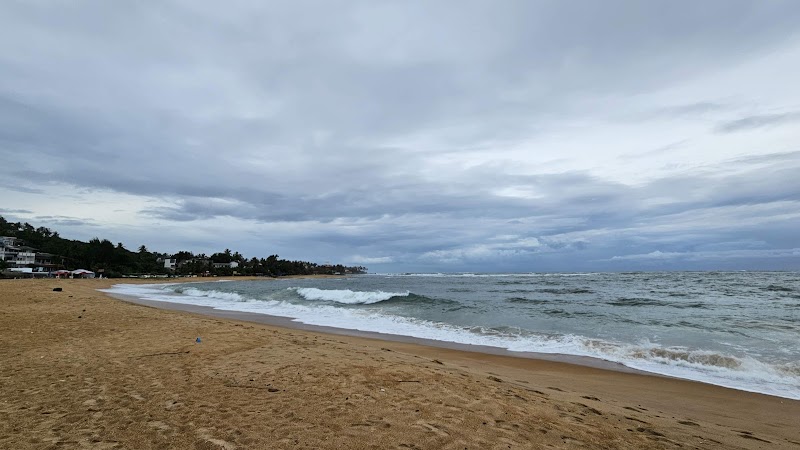 Relax at Unawatuna Beach - Galle - Sri Lanka - booked ai