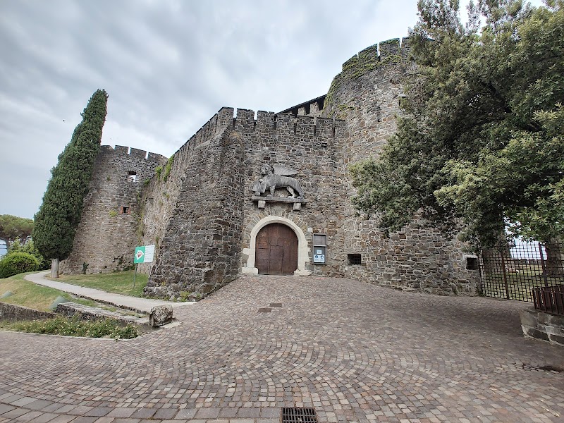Explore Castello di Gorizia - Gorizia - Italy - booked ai