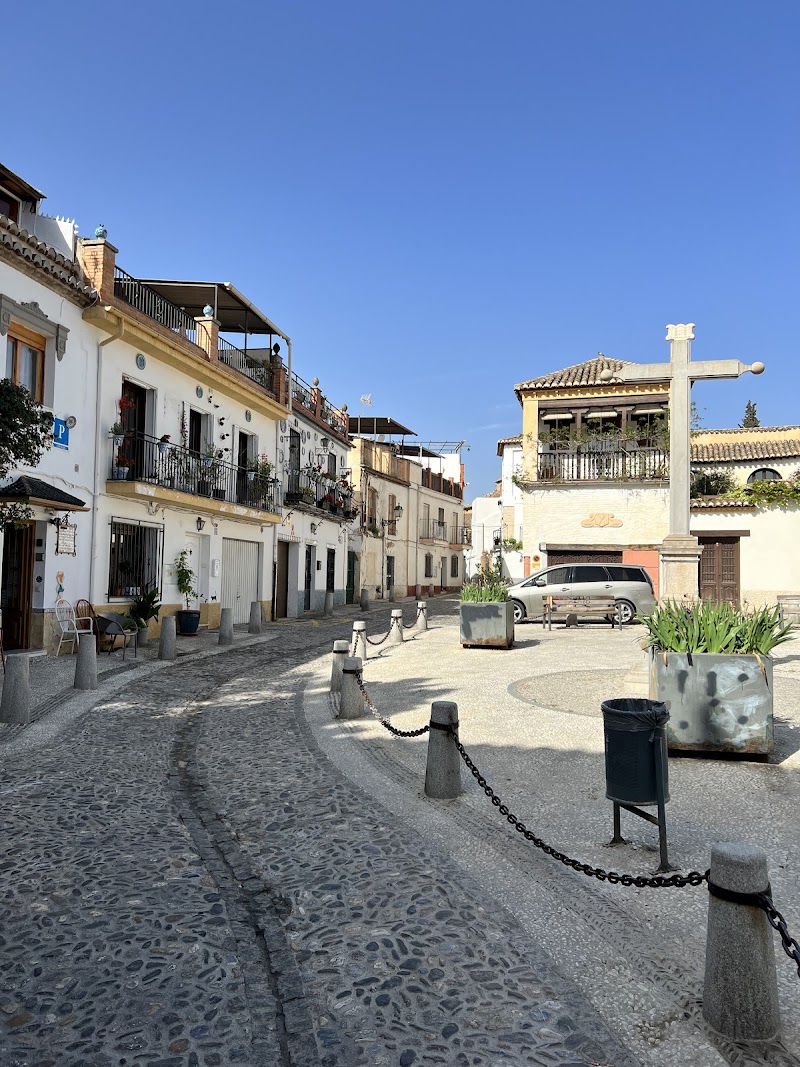Explore the Albaicín neighborhood - Granada - Spain - booked ai